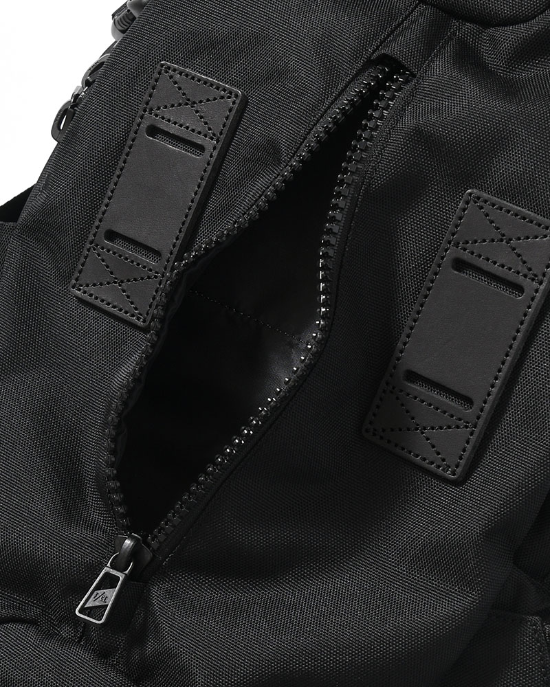 950 TRAVEL BP -BLACK-