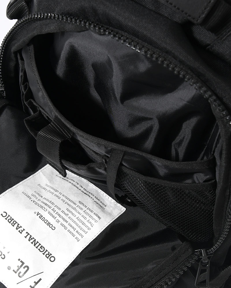 950 TRAVEL BP -BLACK-