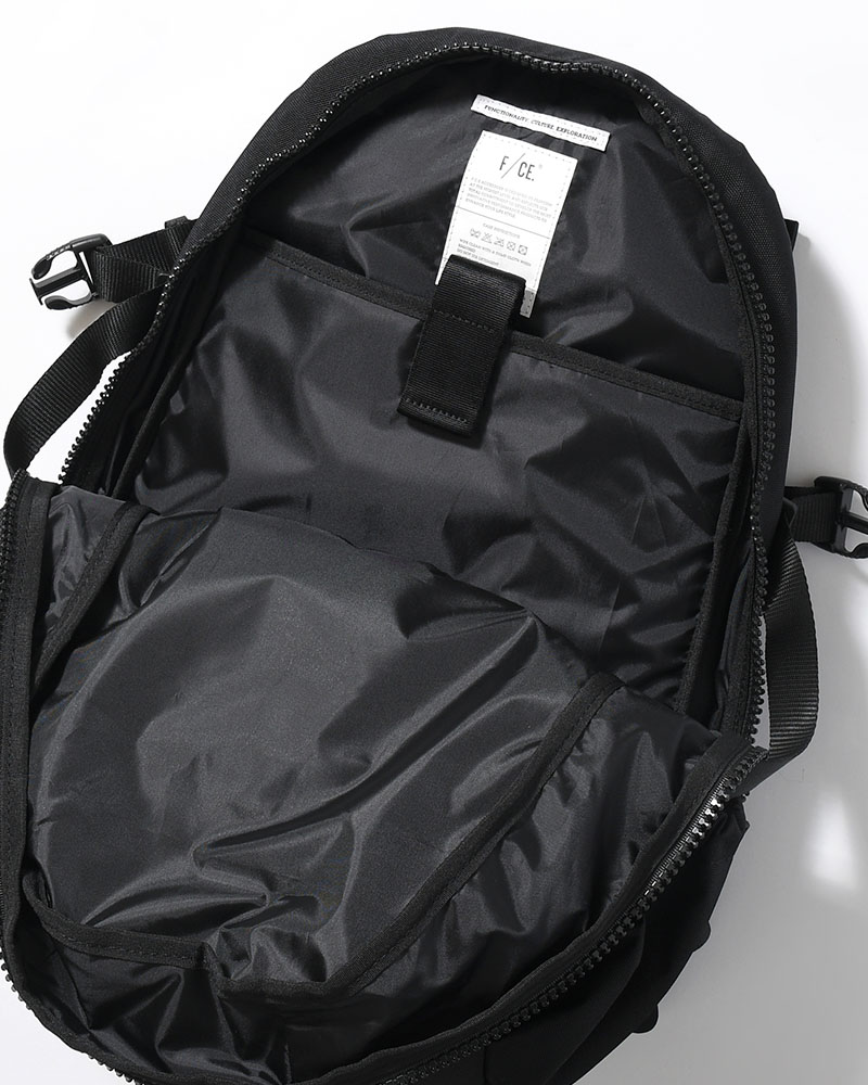 950 TRAVEL BP -BLACK-