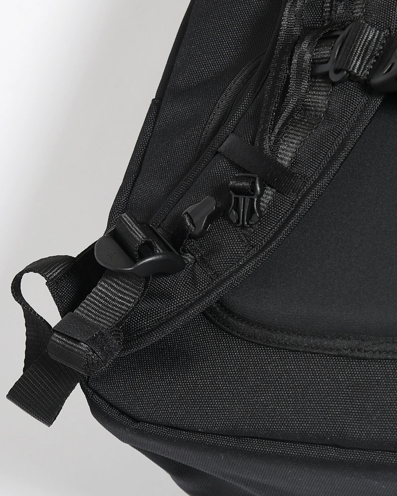 950 TRAVEL BP -BLACK-