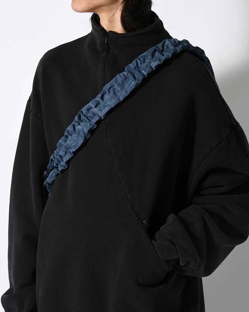 TEXTURED TWILL BODY BAG -NAVY-