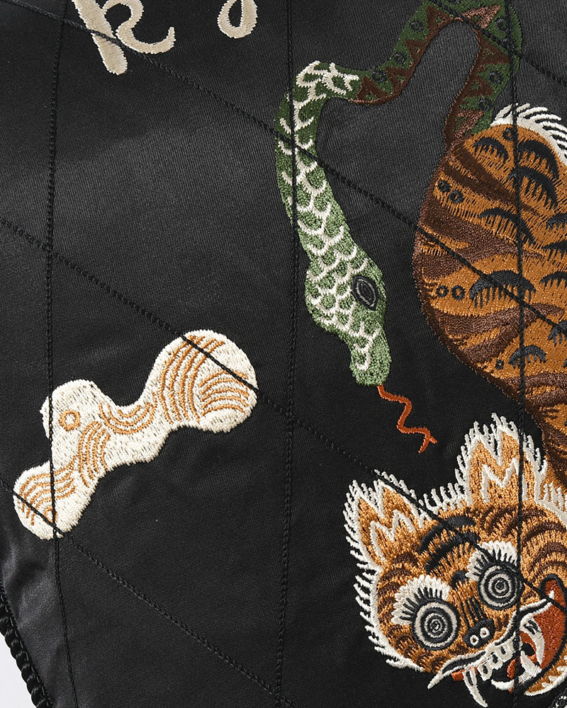 NUE SOUVENIR CUSHION -BLACK-