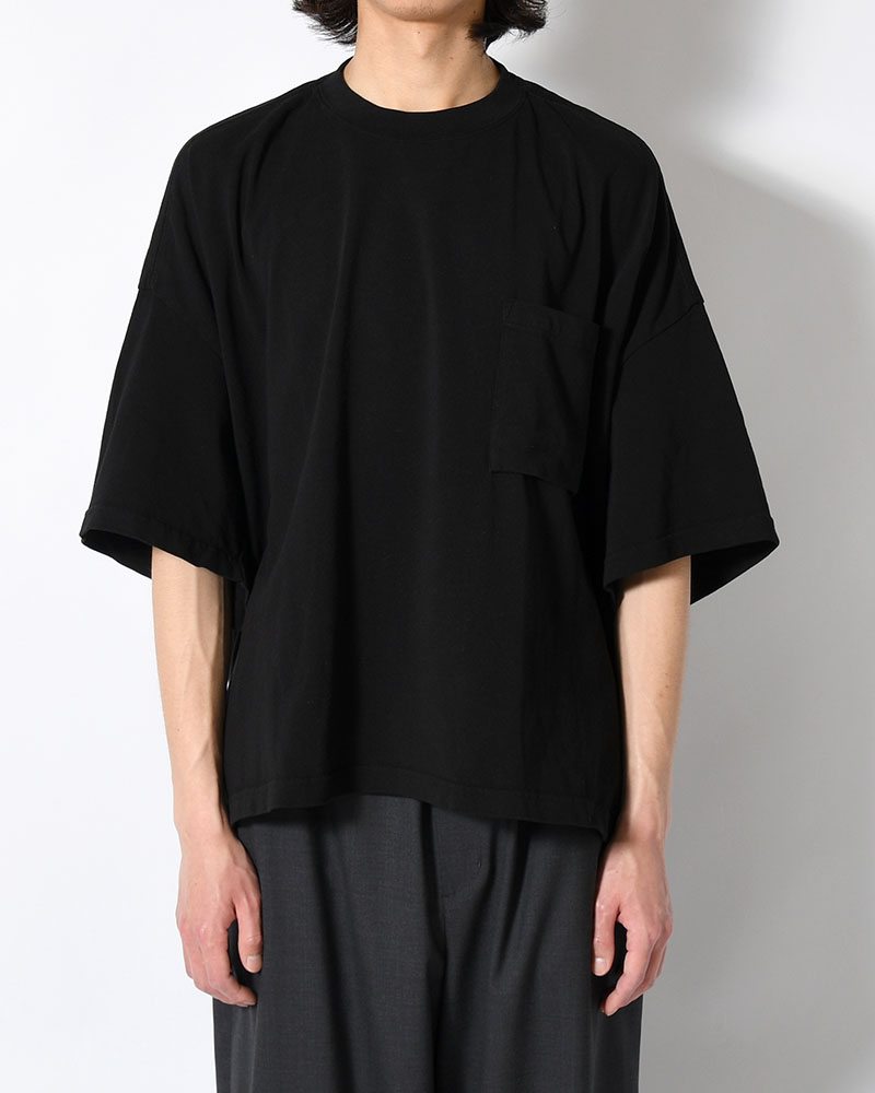 MARY COCOON POCKET SHORT-SLEEVE CUTSEW / HYOMA -BLACK-