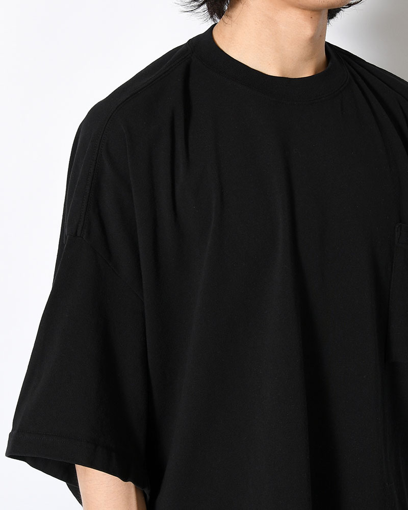 MARY COCOON POCKET SHORT-SLEEVE CUTSEW / HYOMA -BLACK-