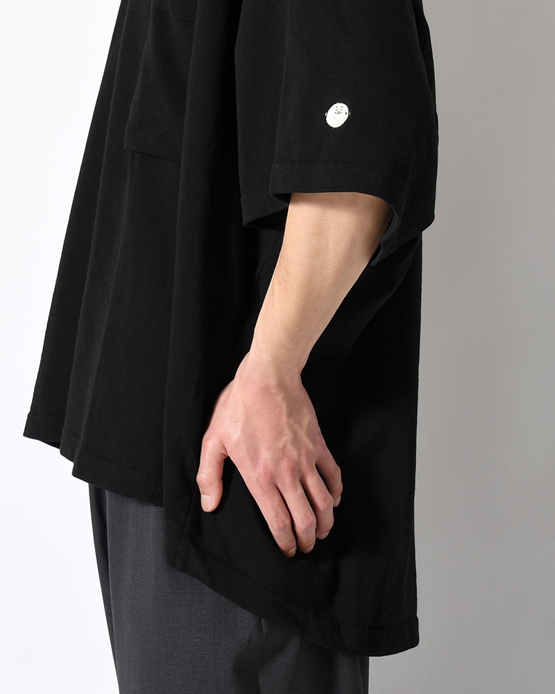 MARY COCOON POCKET SHORT-SLEEVE CUTSEW / HYOMA -BLACK-
