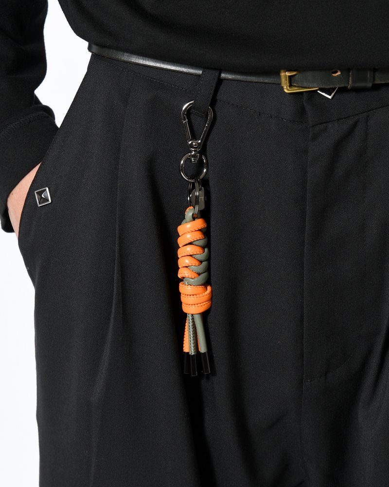 CRISTY TWO CODE SNAKE KNOT CHARM / STCOW -KHAKI/ORANGE-