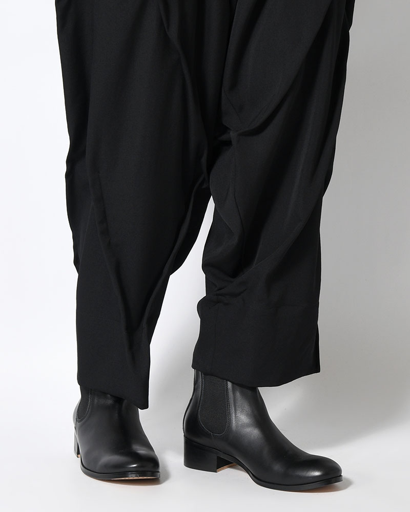WOOL GABARDINE RANDOM TUCK PANTS -BLACK-