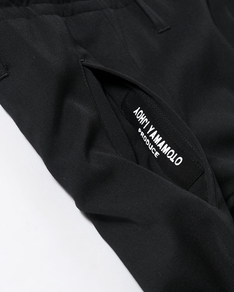 WOOL GABARDINE RANDOM TUCK PANTS -BLACK-