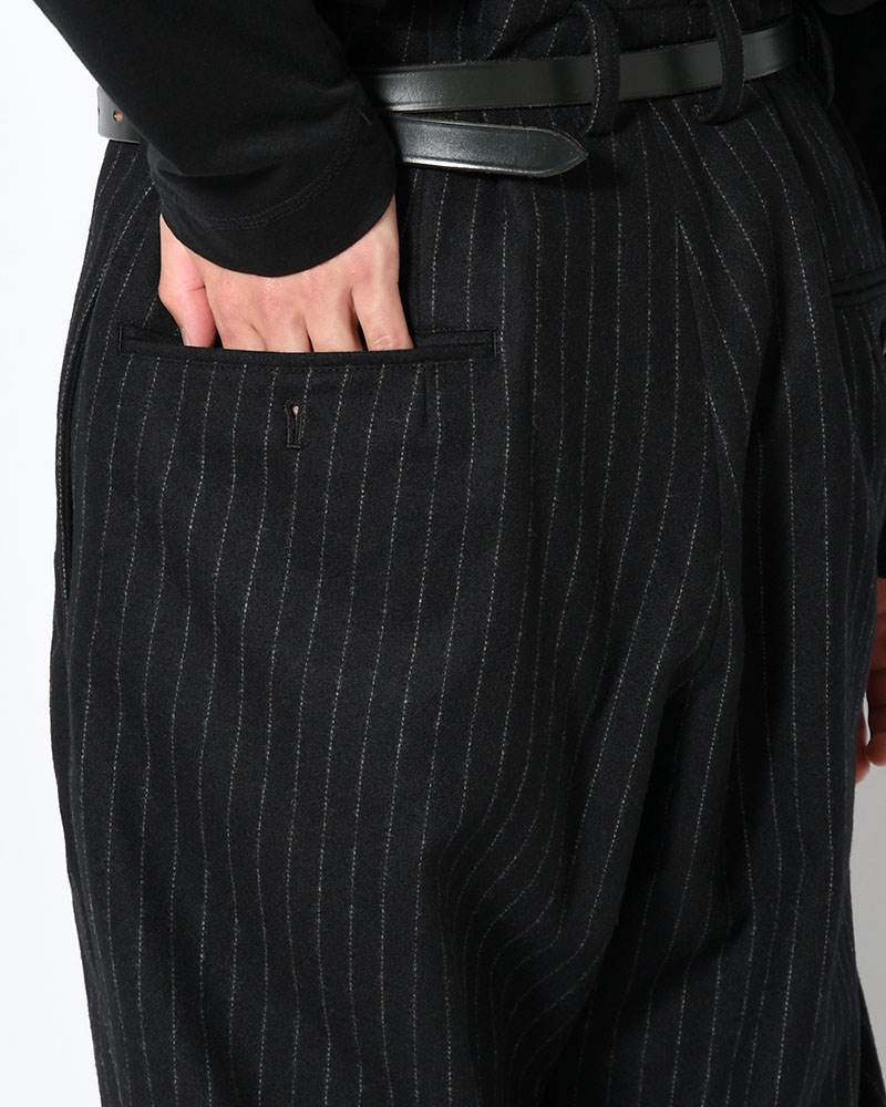 TOP STRIPE FLANNEL 2TUCKS SLIM PANTS -BLACK-