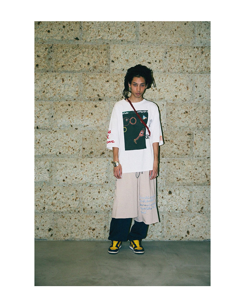 BIG SIZE SLIT T-SH (EMBROIDERY) -WHITE-