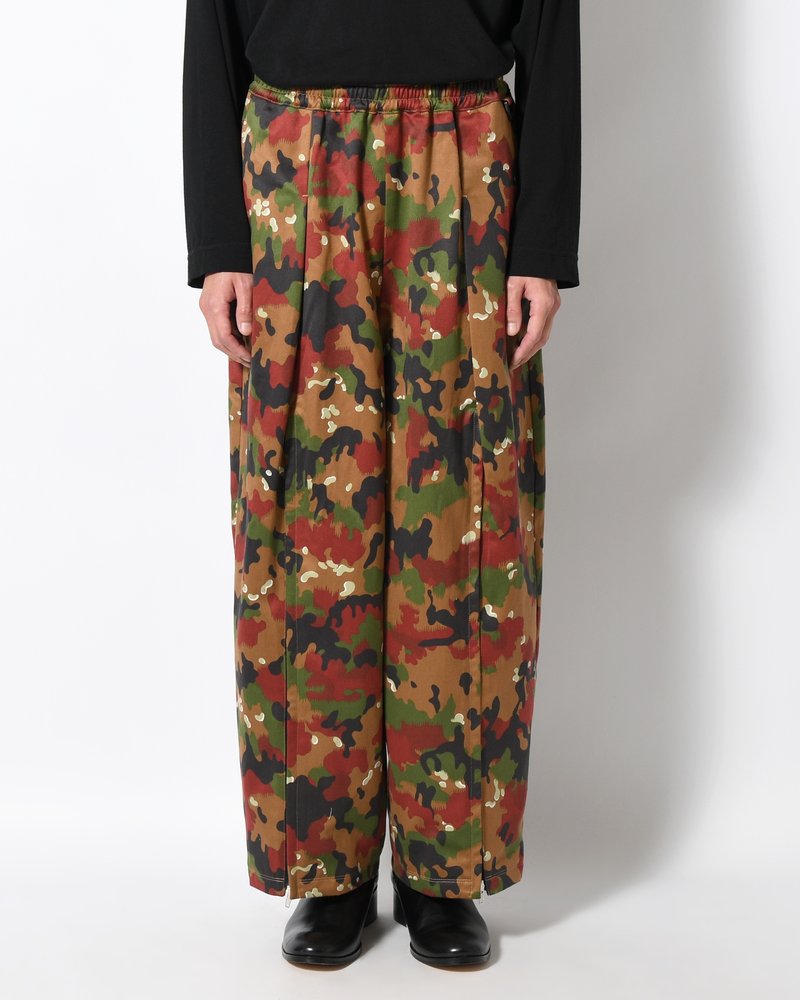ZIP WIDE TRACK PANTS -CAMOUFLAGE-