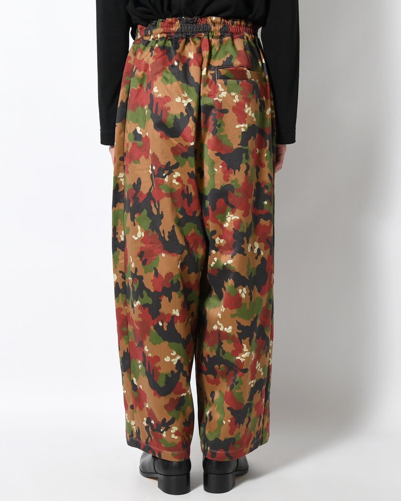 ZIP WIDE TRACK PANTS -CAMOUFLAGE-
