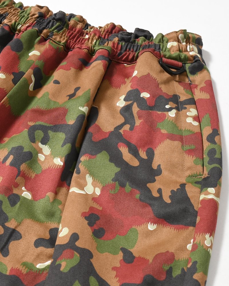 ZIP WIDE TRACK PANTS -CAMOUFLAGE-