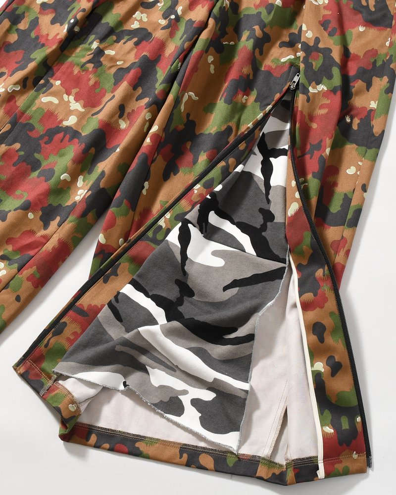 ZIP WIDE TRACK PANTS -CAMOUFLAGE-