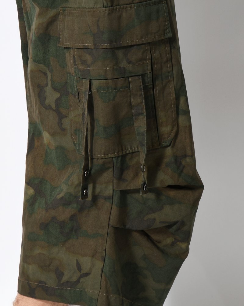 VILLAIN POLICEMAN SHORTS -WOODLAND CAMO-