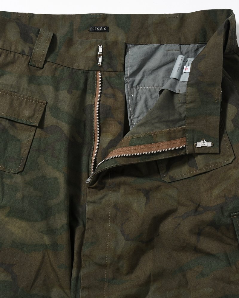 VILLAIN POLICEMAN SHORTS -WOODLAND CAMO-