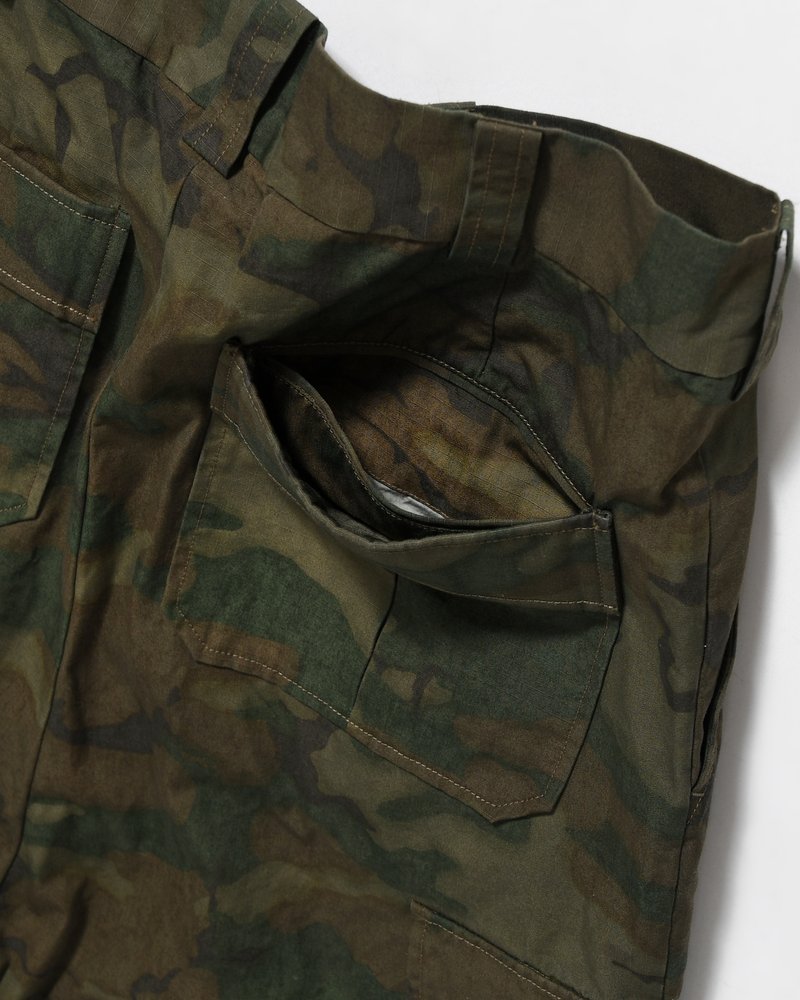VILLAIN POLICEMAN SHORTS -WOODLAND CAMO-