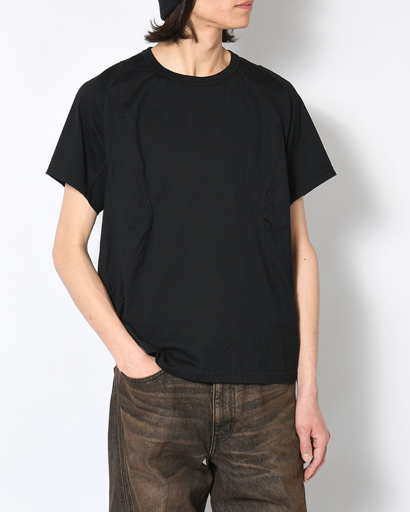 PANELLED HALF SLEEVE T-SHIRT -BLACK-