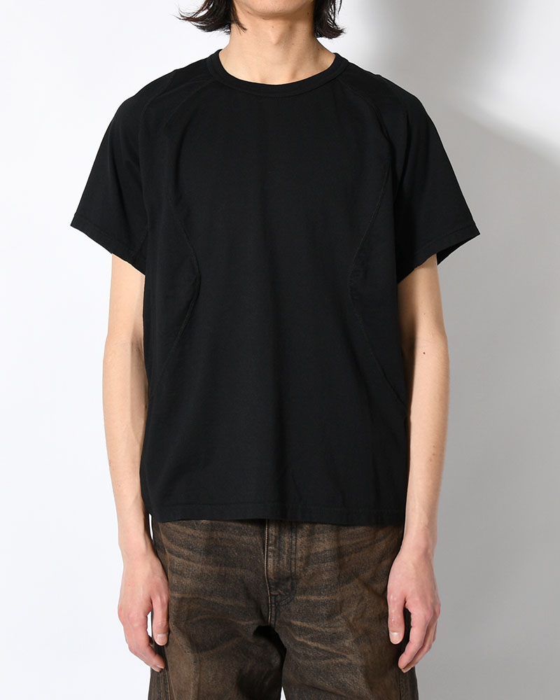 PANELLED HALF SLEEVE T-SHIRT -BLACK-