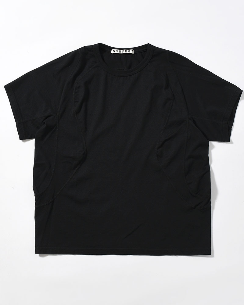 PANELLED HALF SLEEVE T-SHIRT -BLACK-