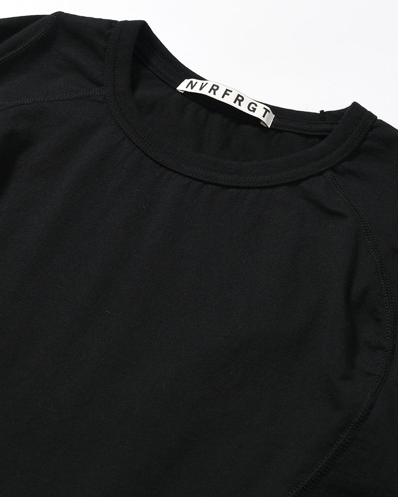 PANELLED HALF SLEEVE T-SHIRT -BLACK-