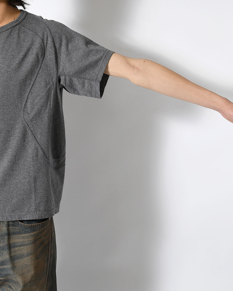 PANELLED HALF SLEEVE T-SHIRT -CHARCOAL-