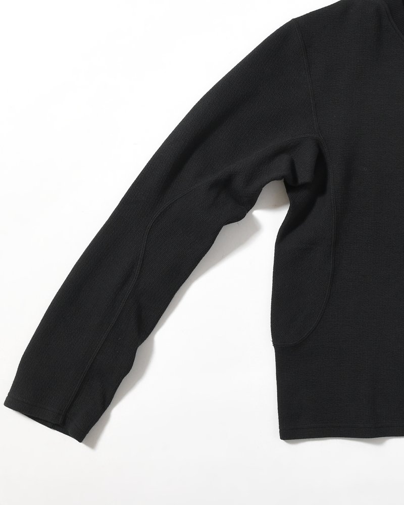 PANELLED LONG SLEEVE V-NECK T-SHIRT -BLACK-