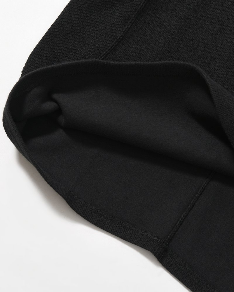 PANELLED LONG SLEEVE V-NECK T-SHIRT -BLACK-