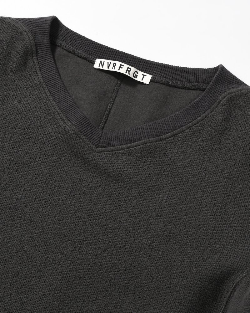 PANELLED LONG SLEEVE V-NECK T-SHIRT -CHARCOAL-