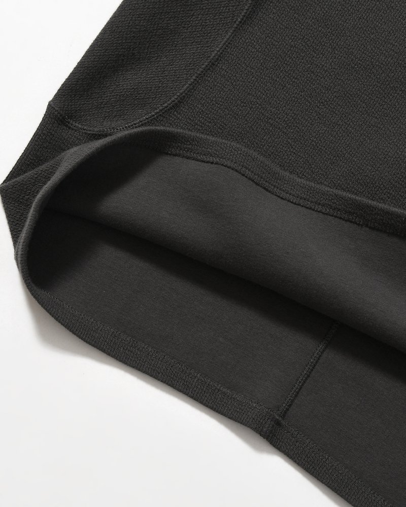 PANELLED LONG SLEEVE V-NECK T-SHIRT -CHARCOAL-