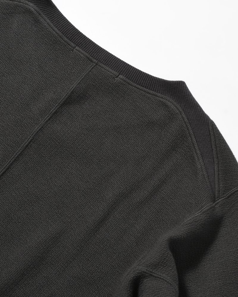 PANELLED LONG SLEEVE V-NECK T-SHIRT -CHARCOAL-
