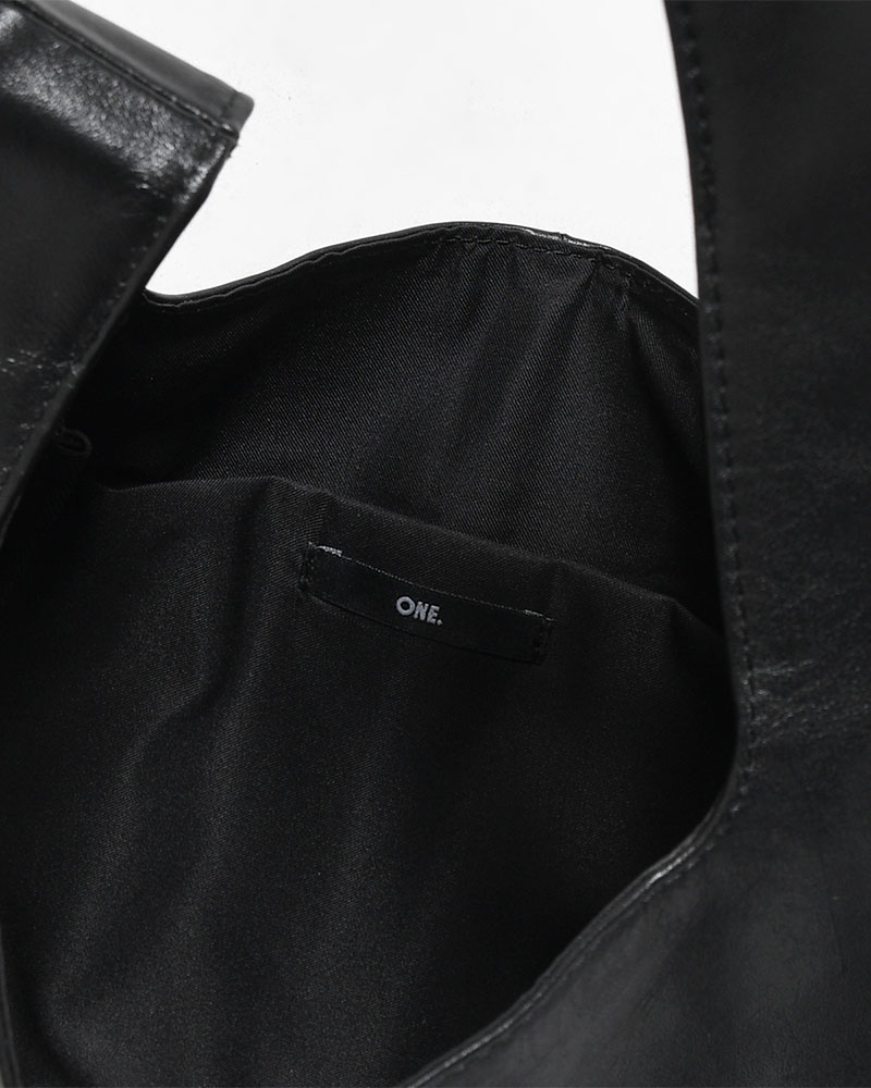SHOPPING LEATHER HAND BAG -BLACK-