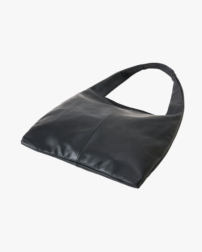 LEATHER TOTE BAG -BLACK-