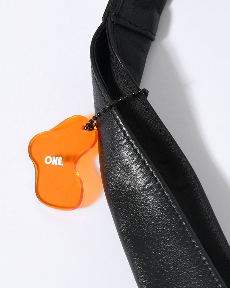 LEATHER TOTE BAG -BLACK-