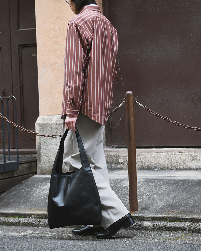 LEATHER TOTE BAG -BLACK-