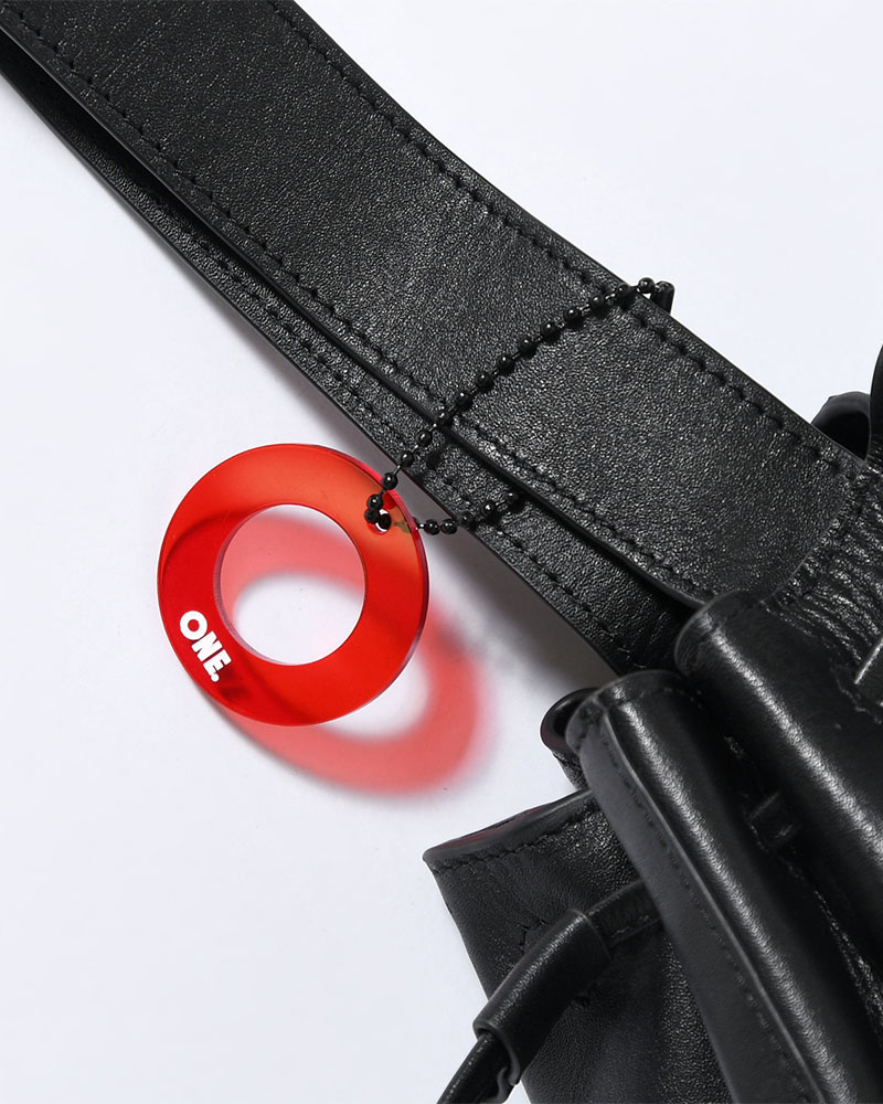 ONE HANDLE LEATHER HAND BAG -BLACK-