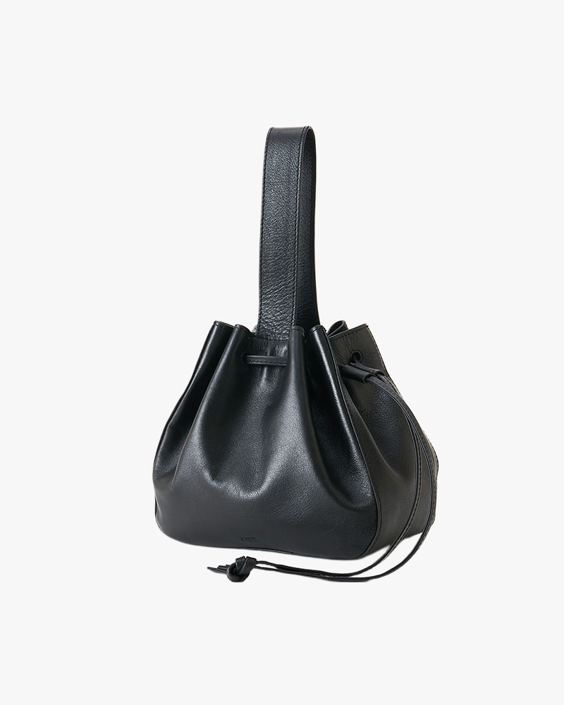 ONE HANDLE LEATHER HAND BAG -BLACK-