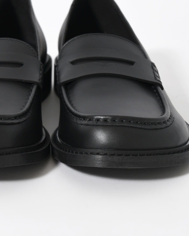 079 MOCASSIN -BLACK-