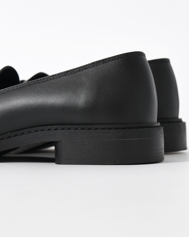 079 MOCASSIN -BLACK-