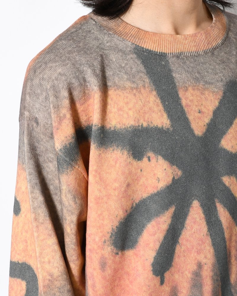 GETTING OVER PRINTED KNIT CREWNECK -MULTI-