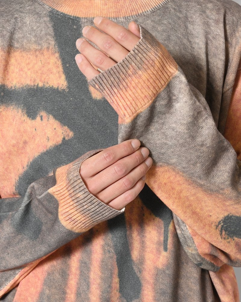 GETTING OVER PRINTED KNIT CREWNECK -MULTI-