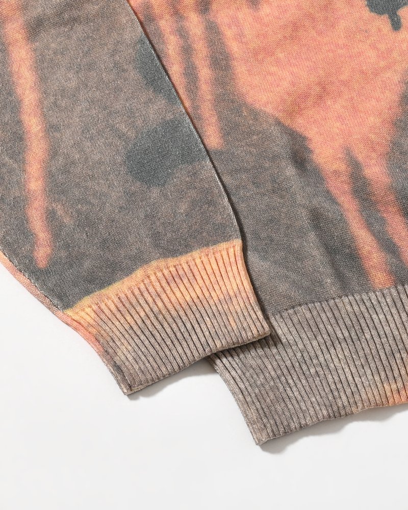 GETTING OVER PRINTED KNIT CREWNECK -MULTI-