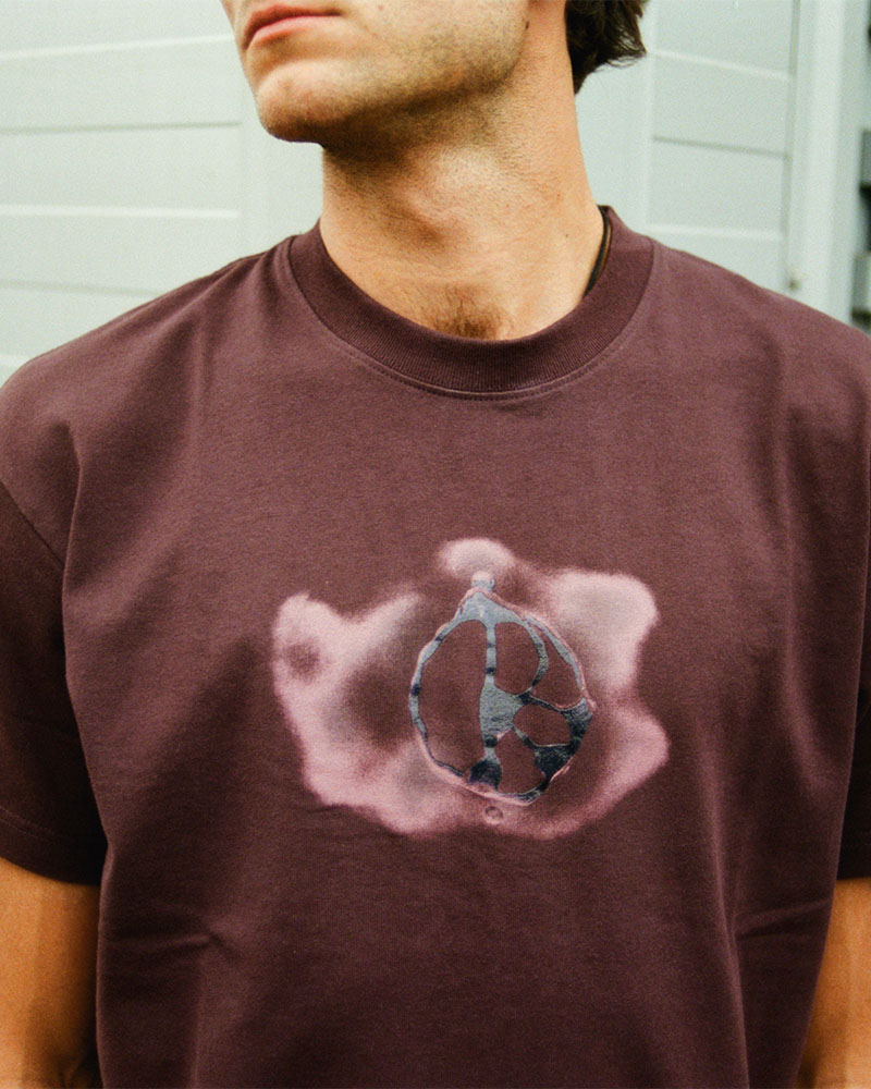 TEE METAL LOGO -SILVER BLACK-