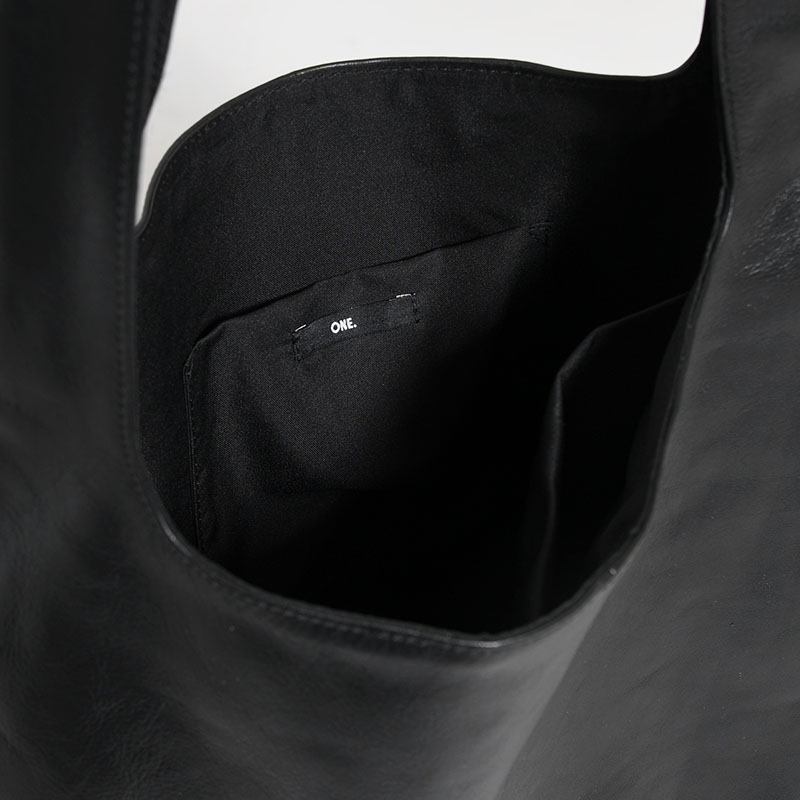 【期間限定発売:2/7～2/23】LEATHER TOTE BAG -BLACK-