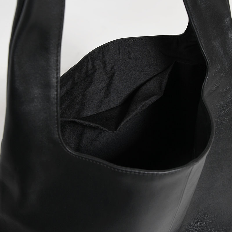 【期間限定発売:2/7～2/23】LEATHER TOTE BAG -BLACK-