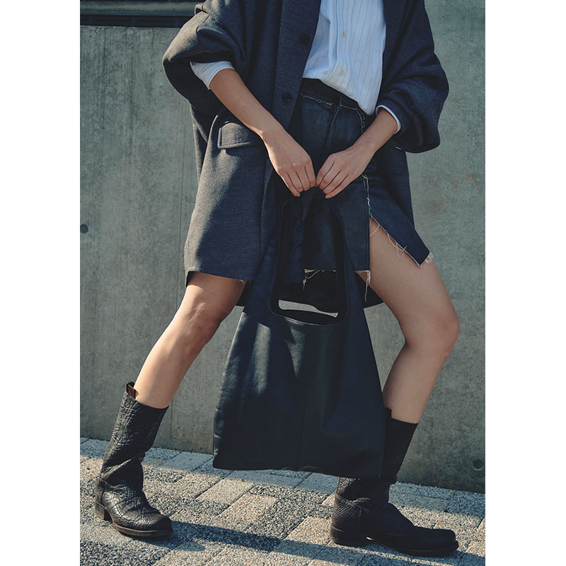 【期間限定発売:2/7～2/23】LEATHER TOTE BAG -BLACK-