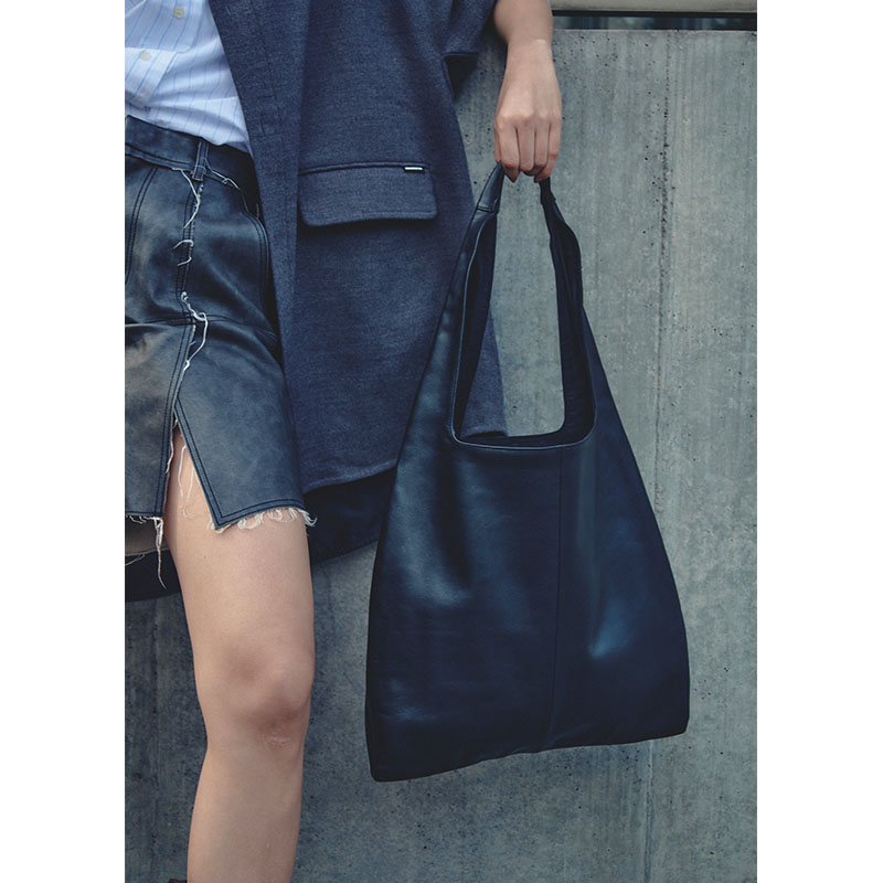 【期間限定発売:2/7～2/23】LEATHER TOTE BAG -BLACK-