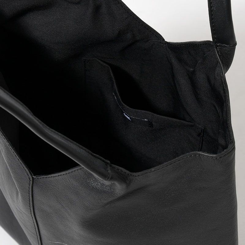 【期間限定発売:2/7～2/23】LEATHER URBAN TOTE -BLACK-