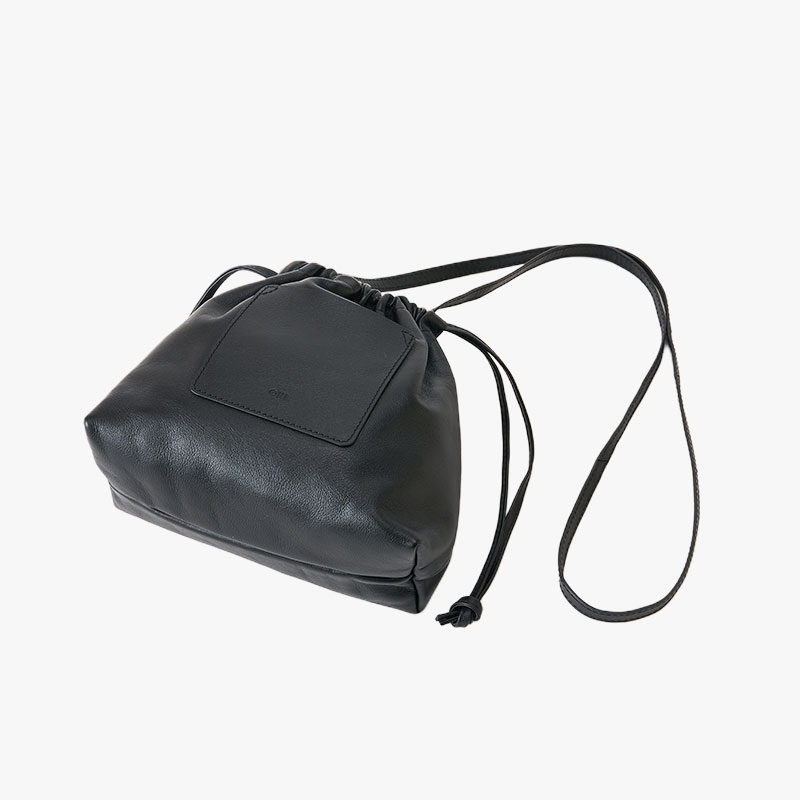 【期間限定発売:2/7～2/23】LEATHER KINCHAKU SHOULDER BAG -BLACK-