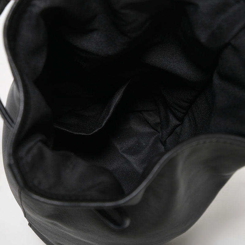【期間限定発売:2/7～2/23】LEATHER KINCHAKU HAND BAG -BLACK-
